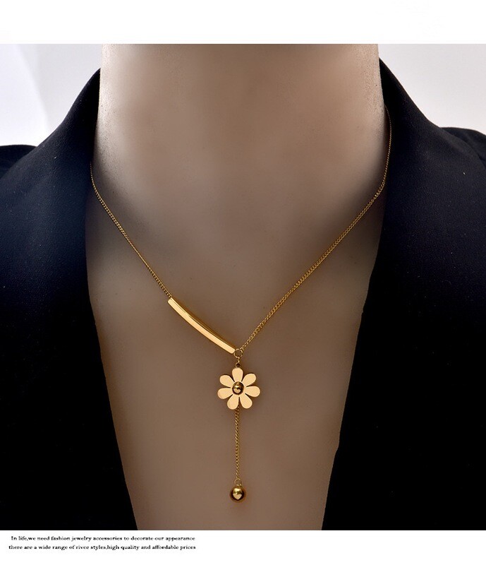 DAISY NECKLACE