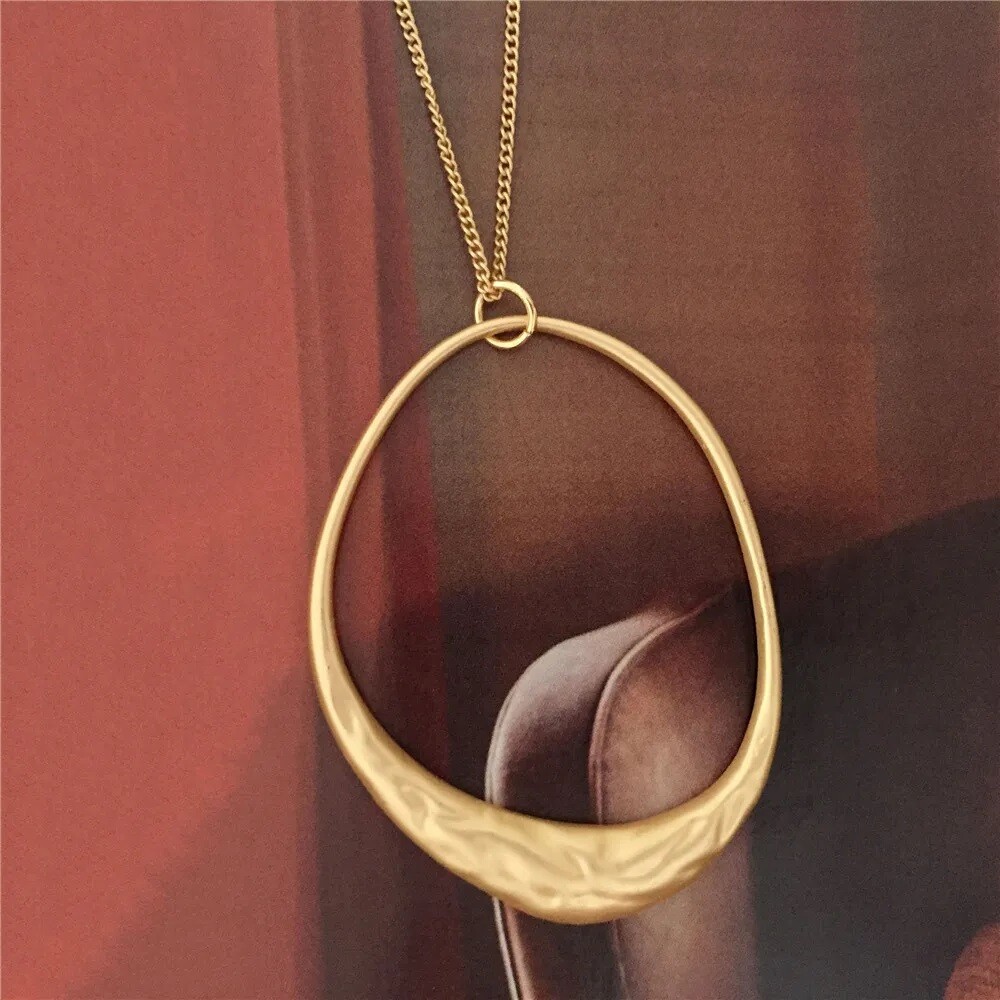 OVAL GOLD PENDANT