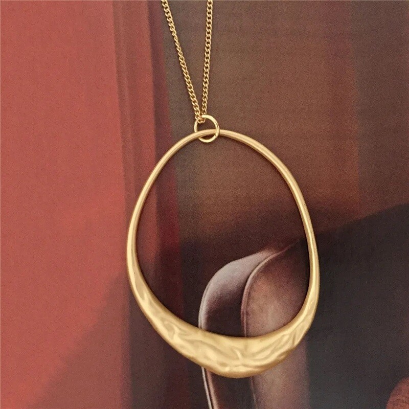 OVAL GOLD PENDANT
