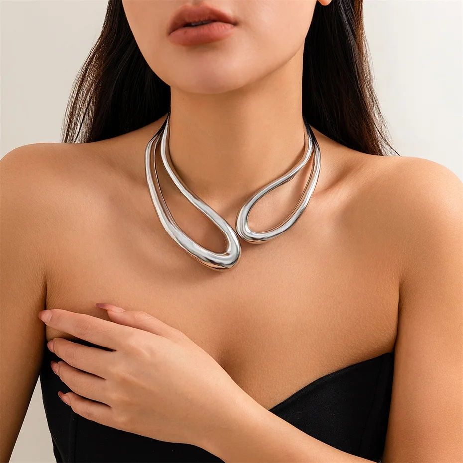 CHUNKY SILVER NECKLACE