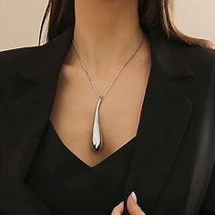 SILVER TEARDROP NECKLACE