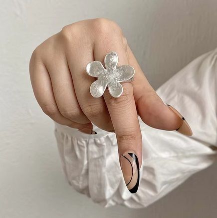 DAISY ADJUSTABLE RING