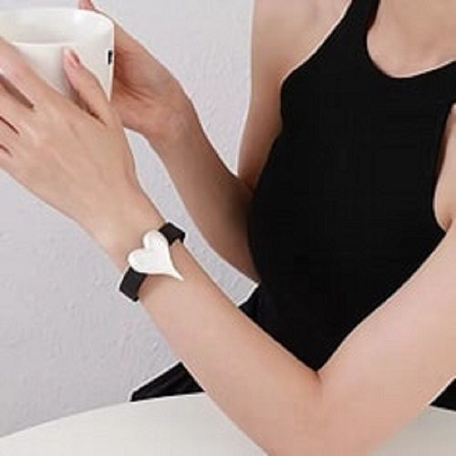 SILVER HEART BRACELET