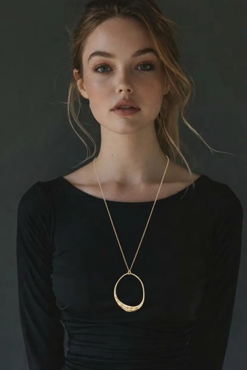 OVAL GOLD PENDANT