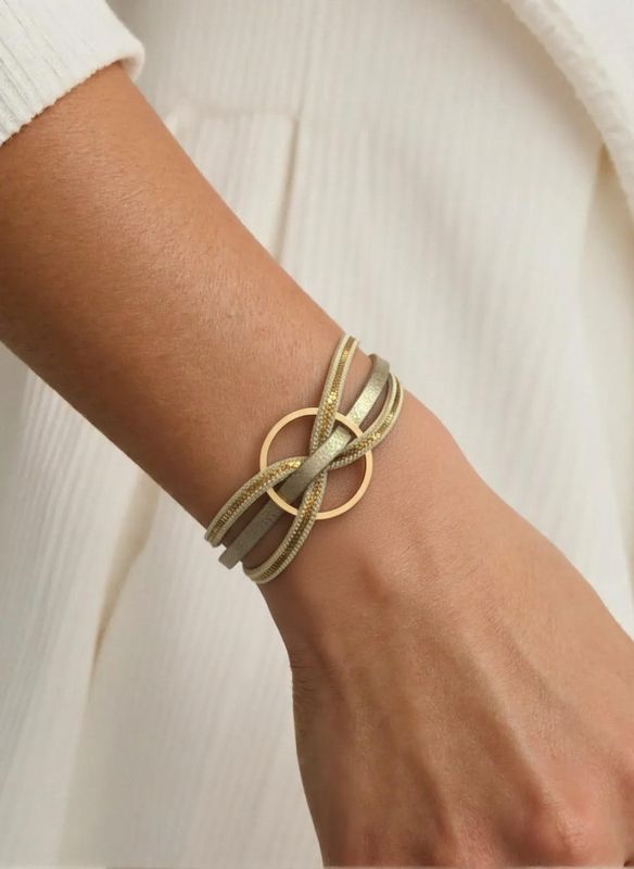 GOLD CIRCLE LEATHER BRACELET