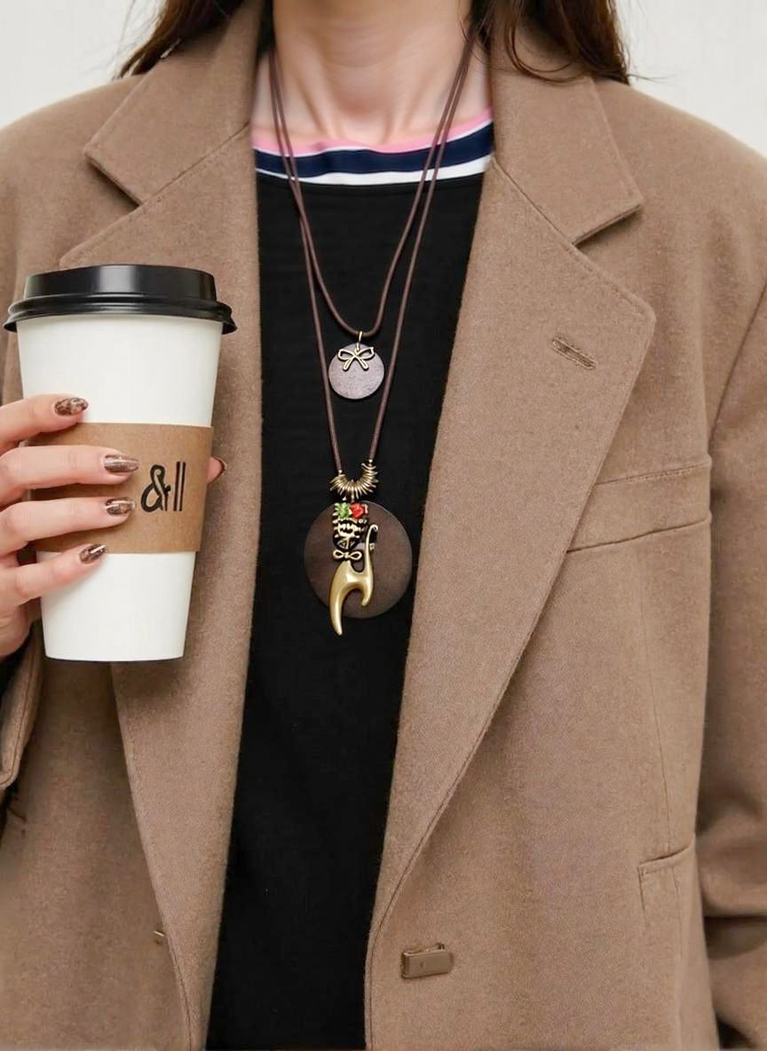 BROWN WOODEN CAT NECKLACE