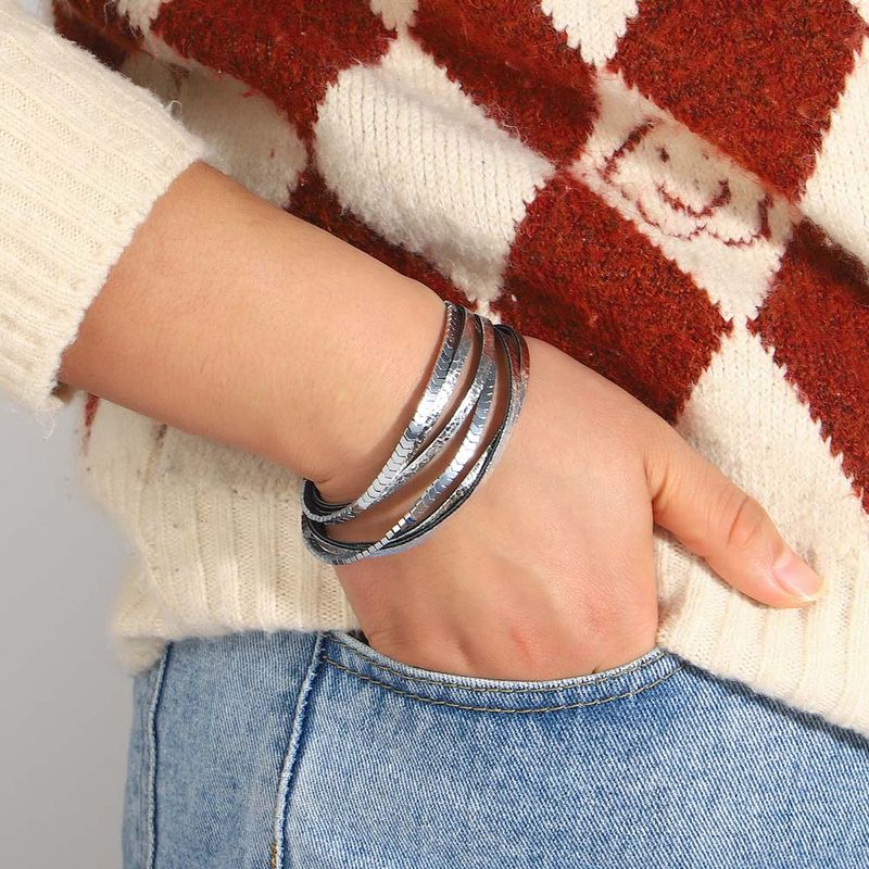 HAEMATITE AND SILVER STRAND BRACELET