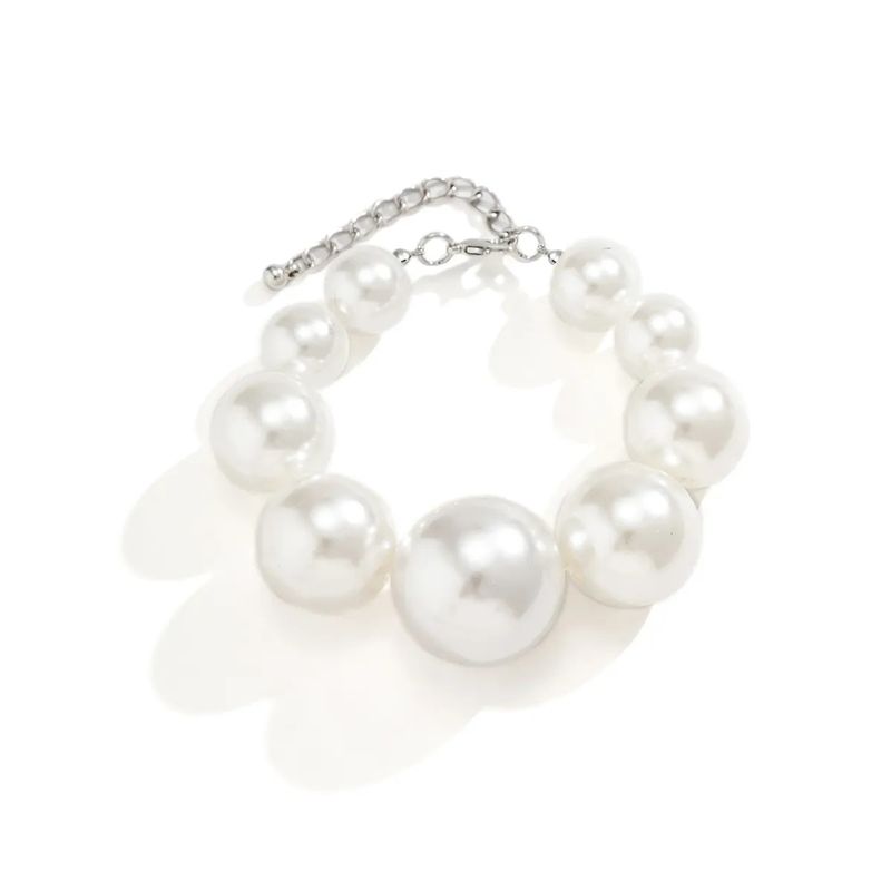 LARGE PEARL BRACELET
