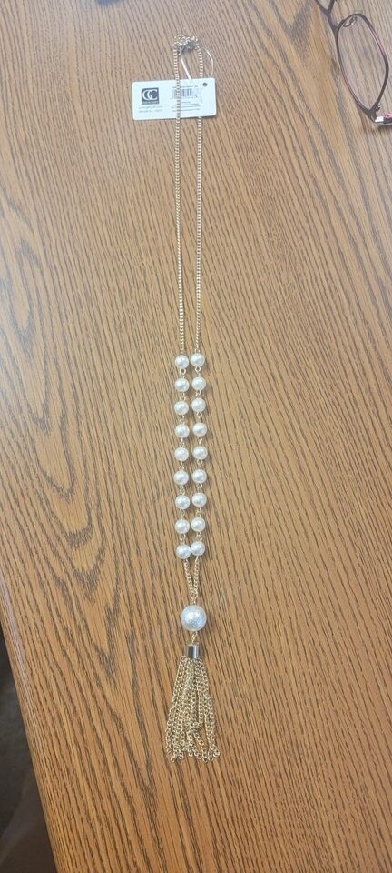 Ladies Pearl Necklace