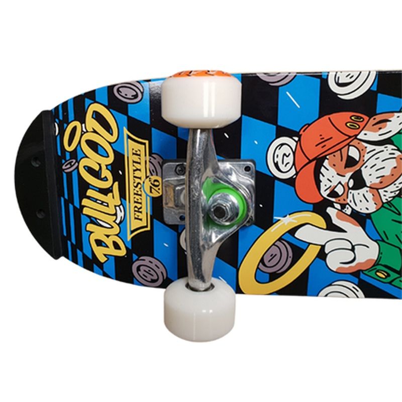 Bullgod Freestyle 7.6 x 28.5 Zoll Komplettboard – drei Ansichten