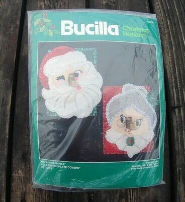 NEW Vintage 1980's Wall Decor Bucilla 82479 Switch Plate Covers Kit Christmas Santa Claus & Mrs. Claus Felt Ornaments