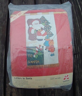 VINTAGE 1970's LEEWARDS Letters To Santa Jeweled Christmas Felt Card Holder / Wall Hanging Sequins Beads Retro Craft Kit Vntage Holidays