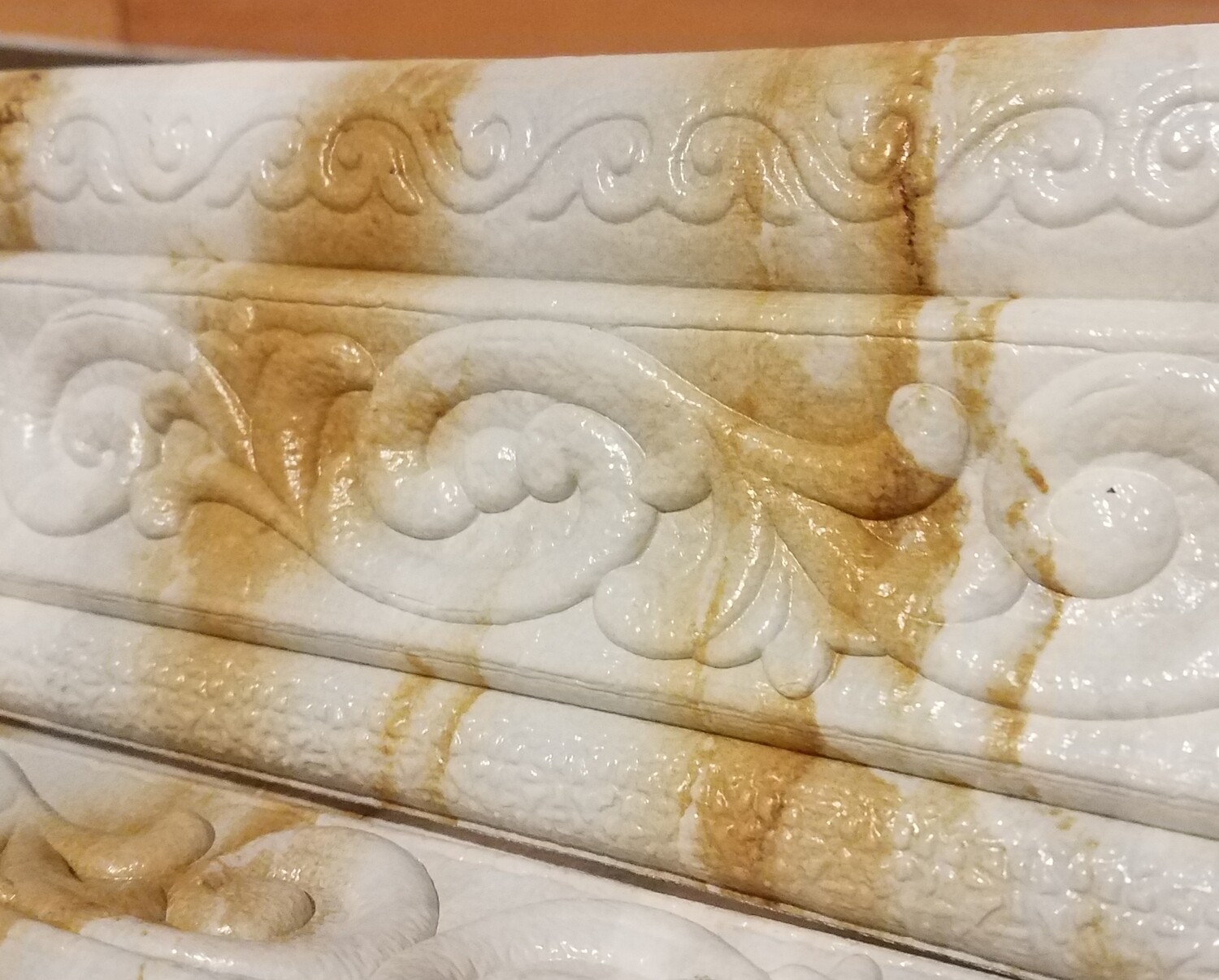 REVESTIMIENTO 3D AUTOADHESIVO ZOCALO MARMOLADO BLANCO Y BEIGE 2.30 METROS X 8 CM T-11