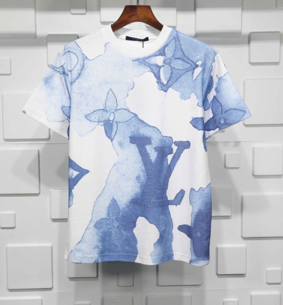 Lv shirt