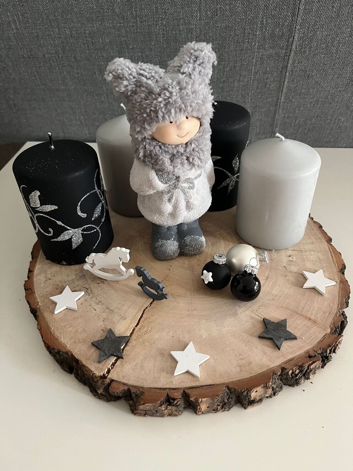 Adventskranz mit Winterkind