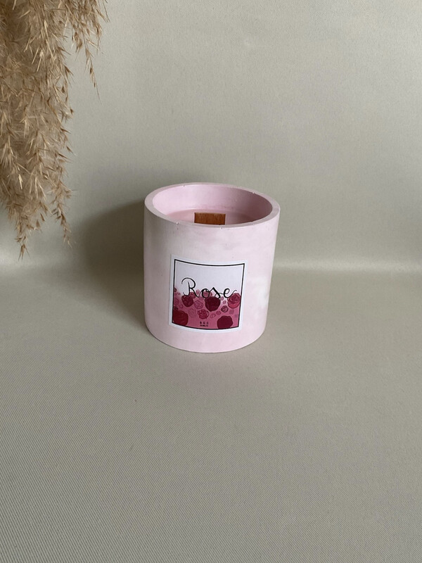 Duftkerze „Rose“ mit Holzdocht