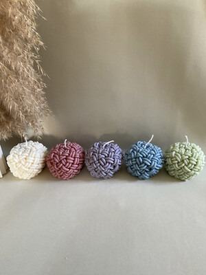 Gestrickter Ball