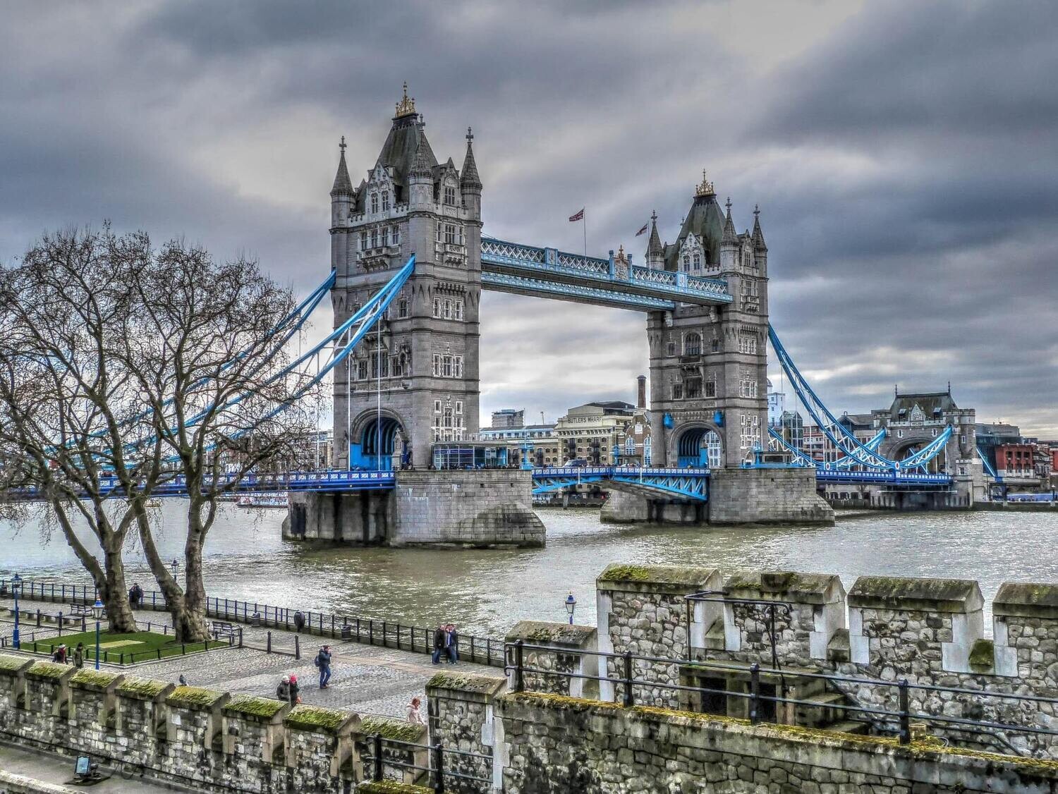 London Bag Check-In