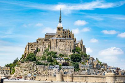 A Day Trip Guide to the Suburbs of Paris: Provins, Fontainebleau, Mont Saint-Michel, Lille and Disneyland Paris
