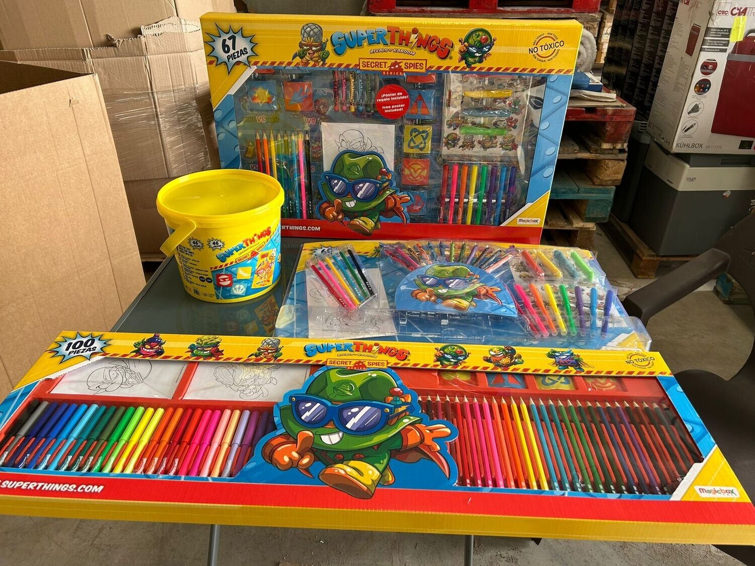 ​LOTE DE ESTUCHES DE PINTURA SUPERTHINGS 4 MODELOS