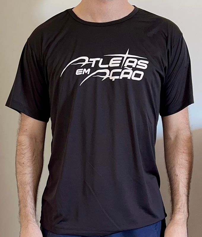 Camiseta AEA (preta e vinho)