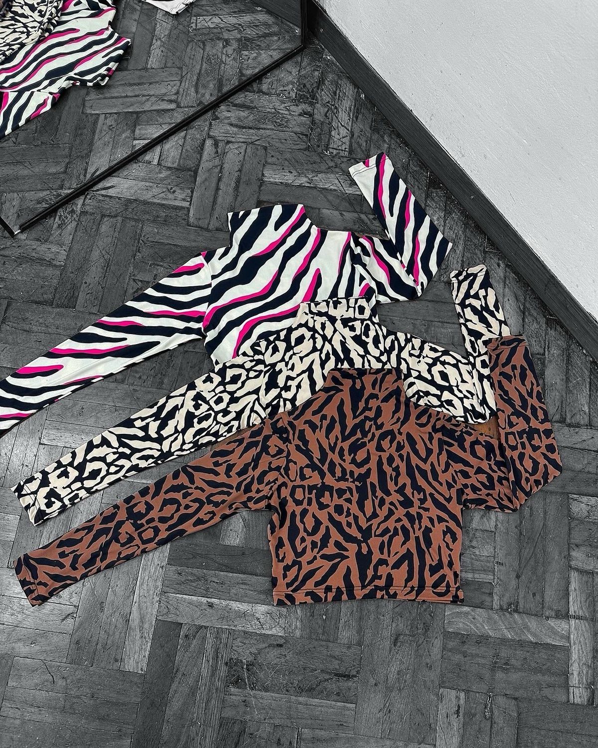 Polera Estampada Cuello Entero