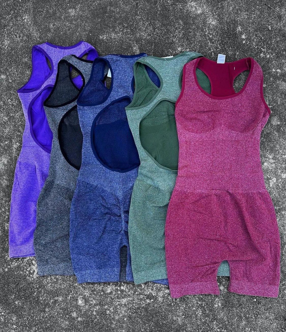 Enterito corto con push up y escote en la espalda  X MAYOR ($290 c/u paquete minimo de 6 unidades)