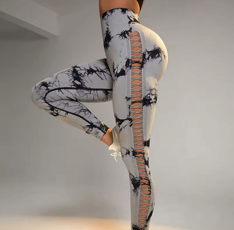 Calza batik con push up y agujeros