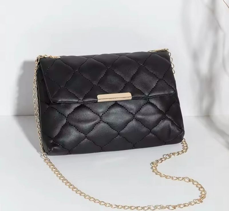 Cartera con cadena