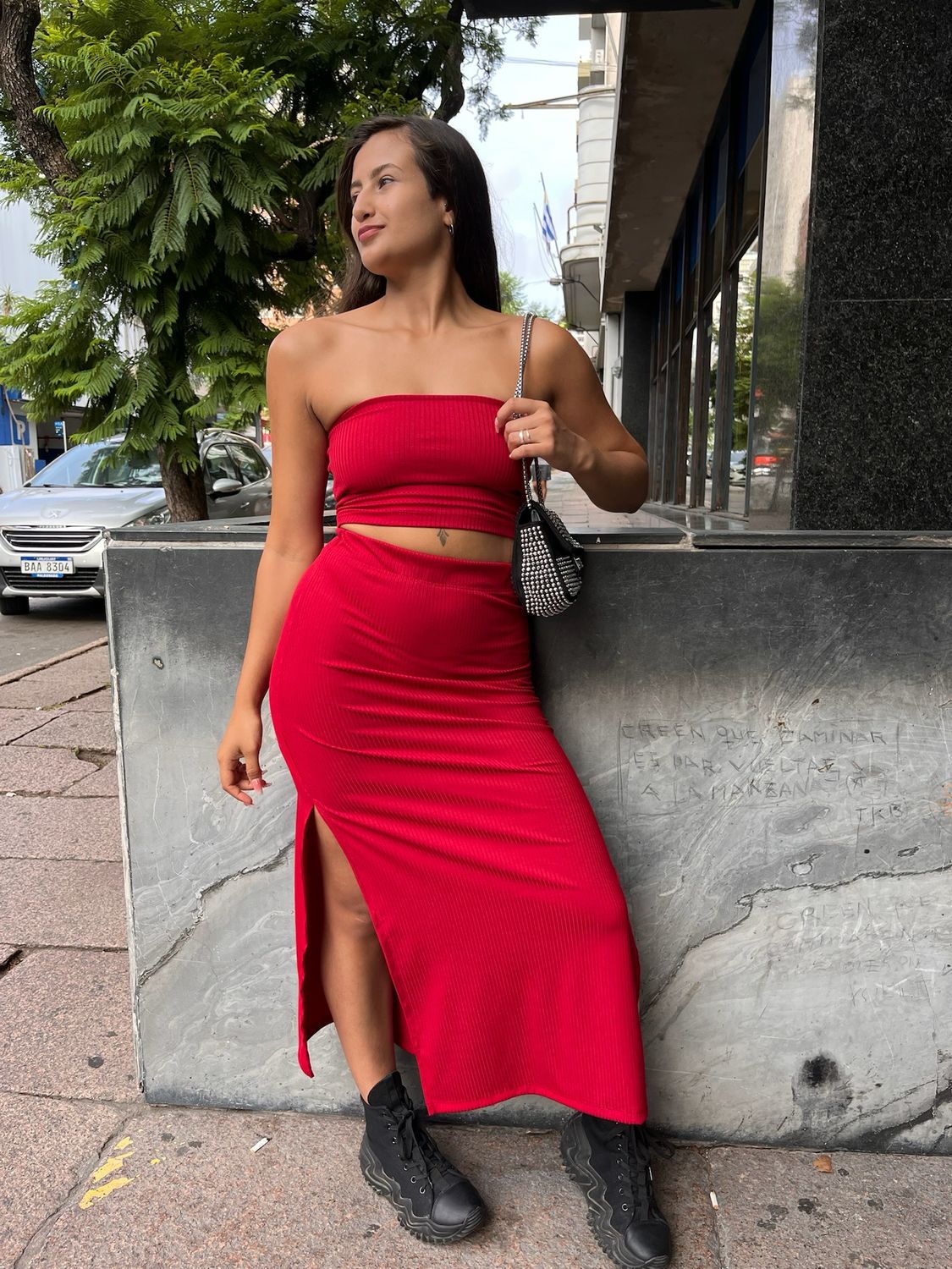 Conjunto de Pollera larga MOLLE con tajos y top strapless