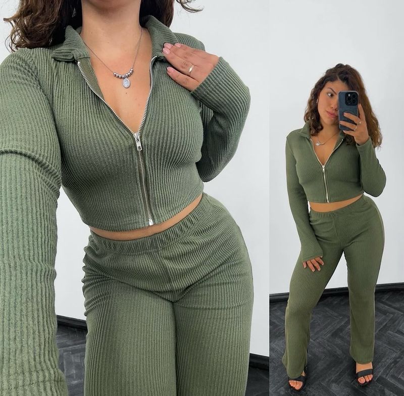 Conjunto de campera y pantalon, en morley peludito elastizado