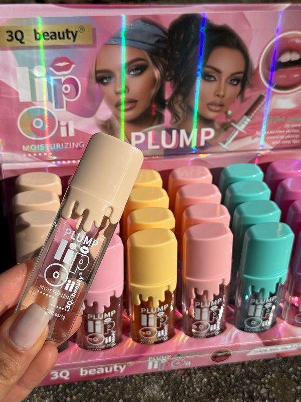Lip gloss voluminizador ( Pack de 4 unidades a 120 UYU c/u)
