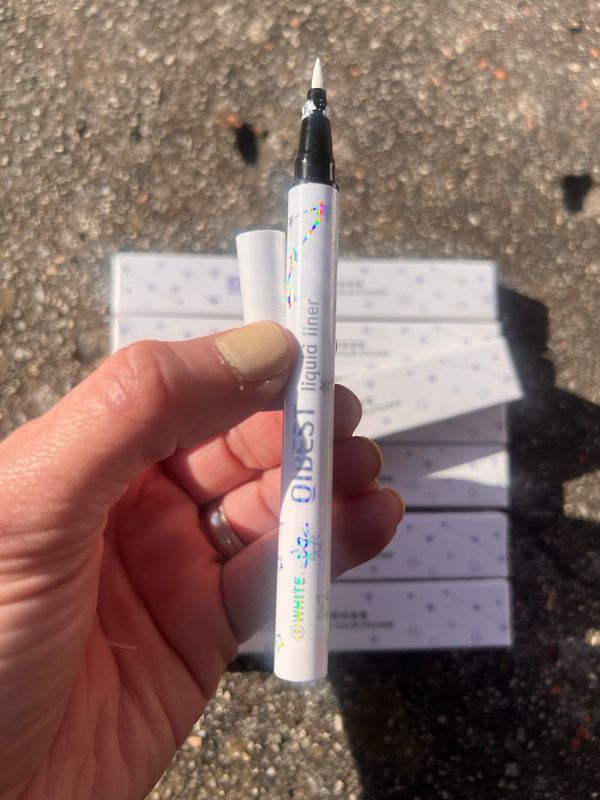 Delineador Blanco en fibra ($85 c/u paquete minimo de 4 unidades)