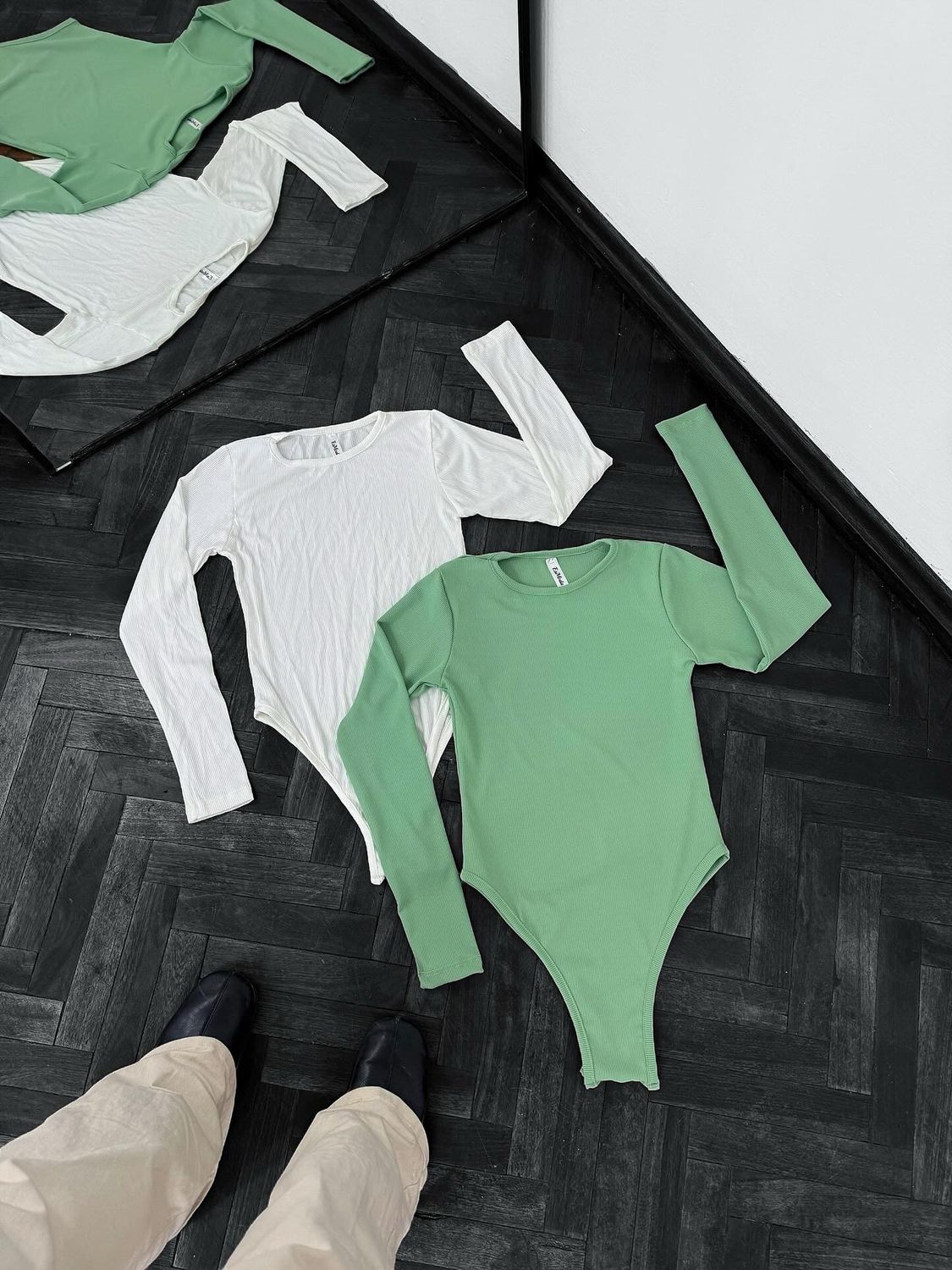 Body remera en Morley Ribana X MAYOR ($290 c/u paquete minimo de 4 unidades) Incluye 4 blancos