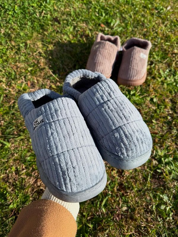 Pantuflas peluditas modelo cerrado