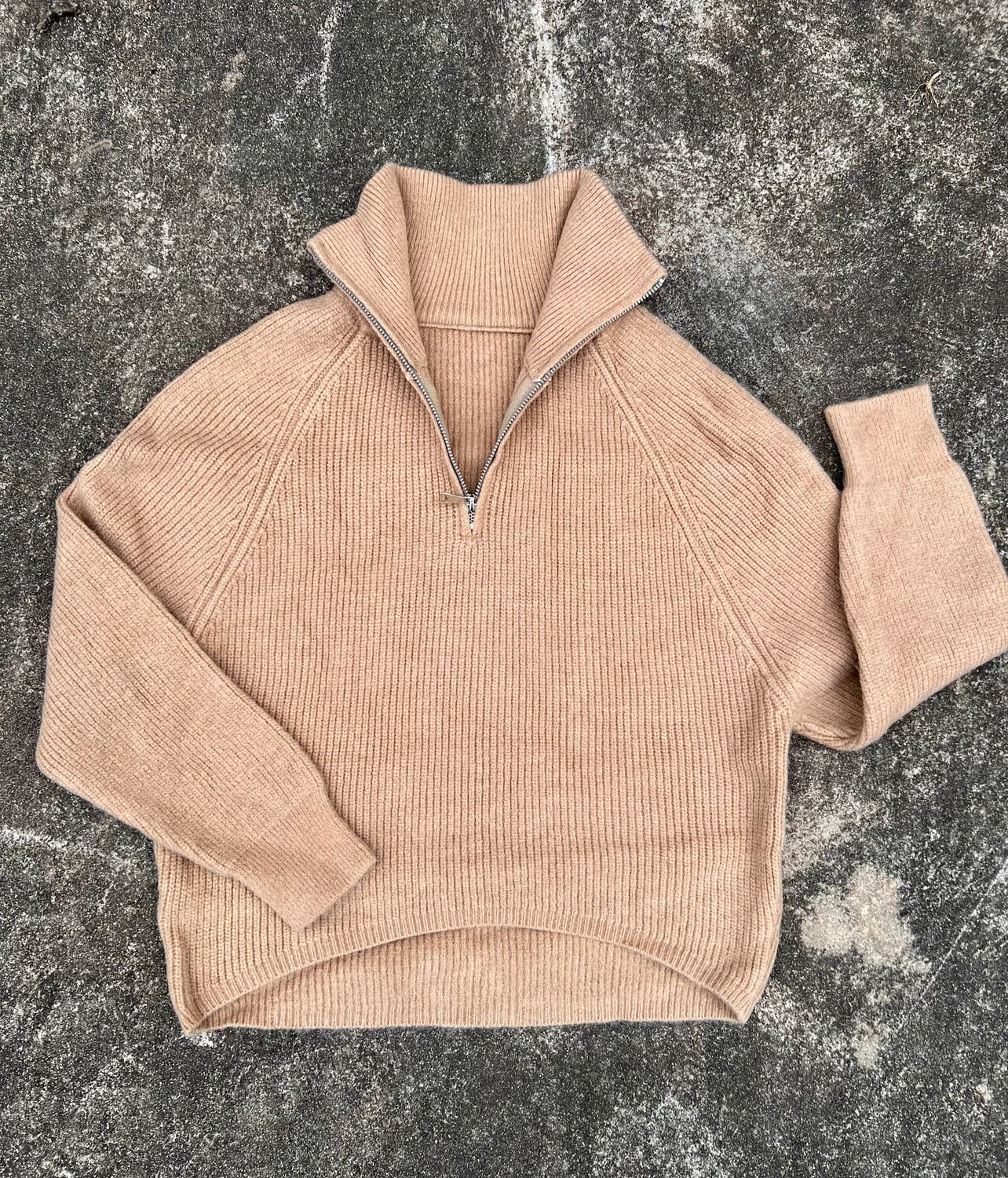 Buzo polera Oversize con cierre delante X MAYOR ($590 c/u paquete minimo de 6 unidades) Incluye 2 beige, 2 gris y 2 negro