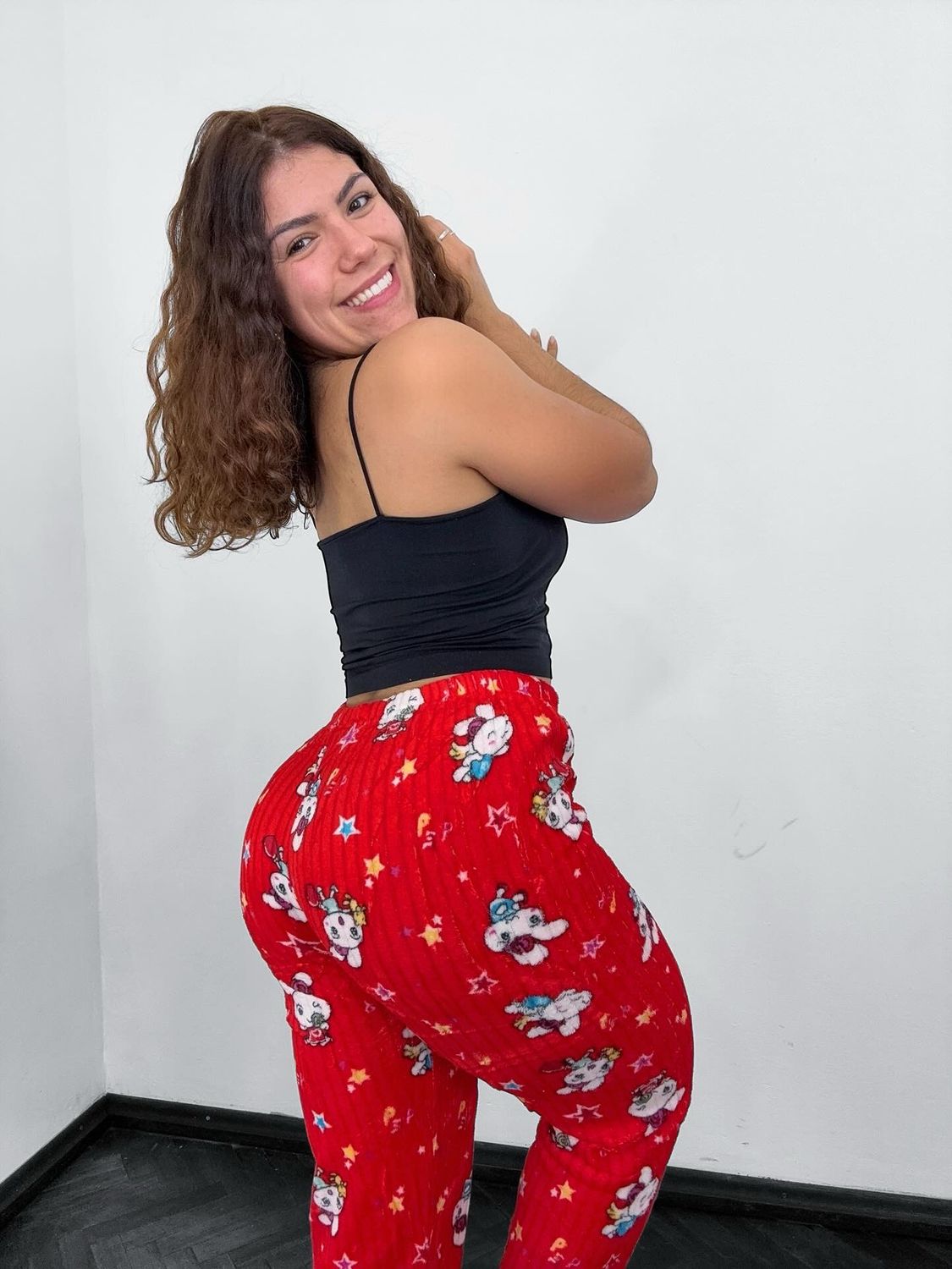 Pantalon de pijama en piel de durazno X MAYOR ($160 c/u paquete minimo de 6 unidades) Incluye 4 rosados surtidos, 1 rojo y 1 coral