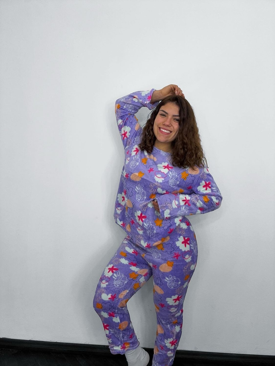Conjunto de pijama en piel de durazno X MAYOR ($310 c/u paquete minimo de 6 unidades) Incluye 2 rosados, 1 marron, 1 azul, 1 lila y 1 azul grisaceo
