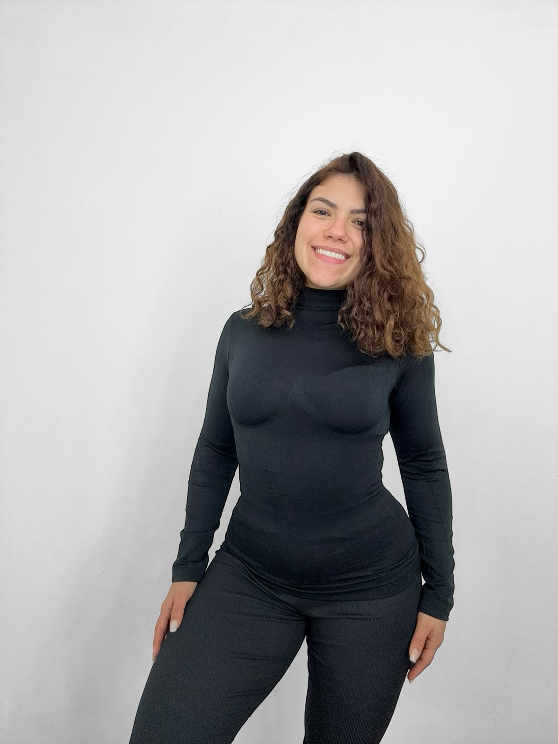 Polera termica afelpada moldeadora X MAYOR ($150 c/u paquete minimo de 6 unidades. Talles y colores surtidos
