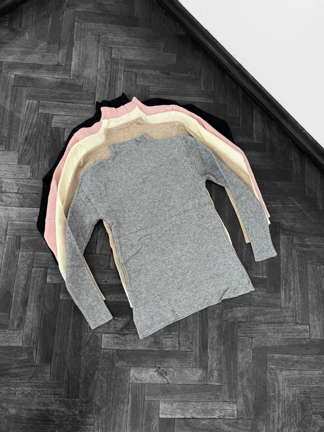 Polera basica en hilo X MAYOR ($320 c/u paquete minimo de 6 unidades) Incluye 2 negro, 2 marron y 2 beige