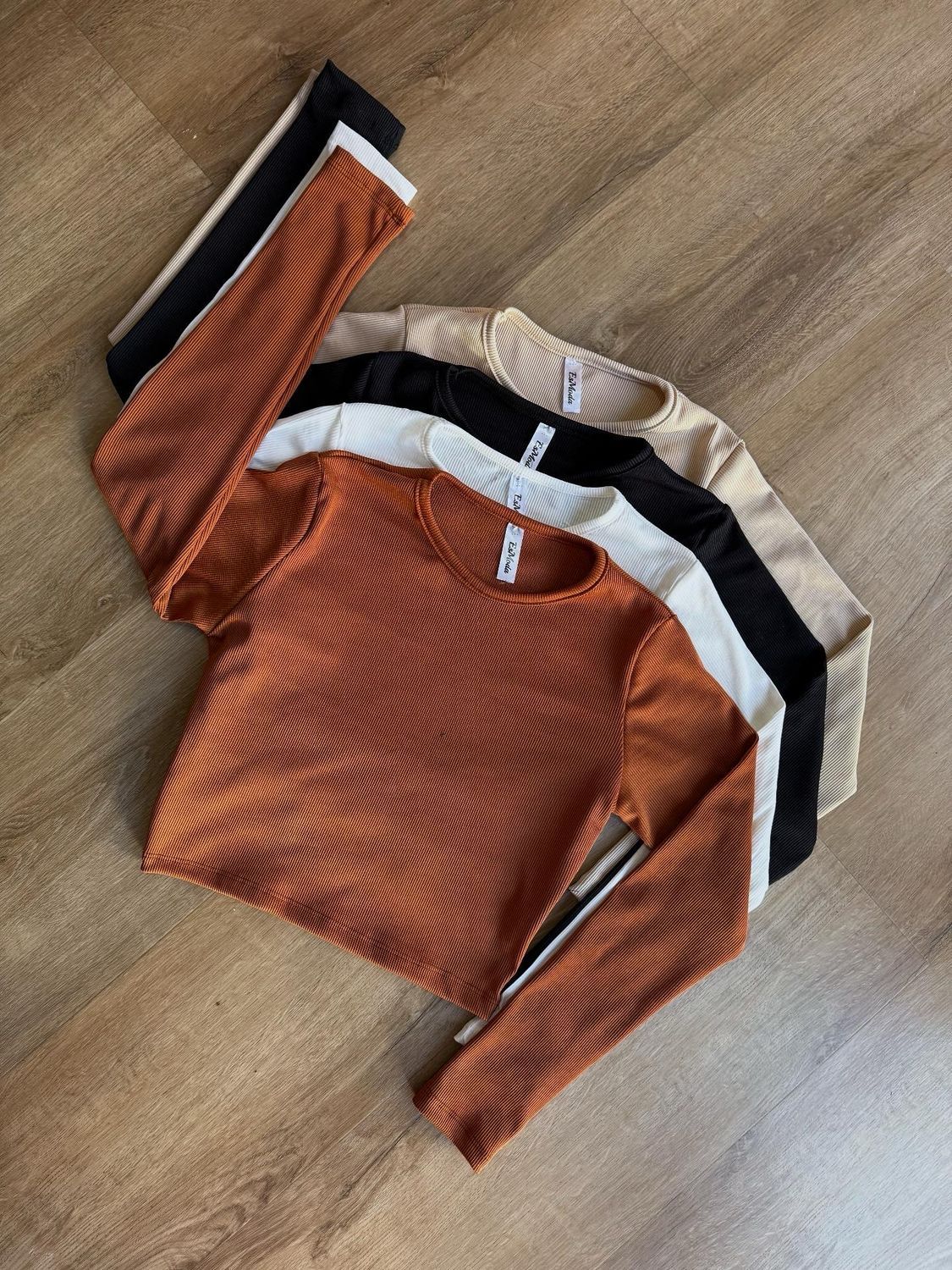 Remera basica morley ribana ($250 c/u x 4u)