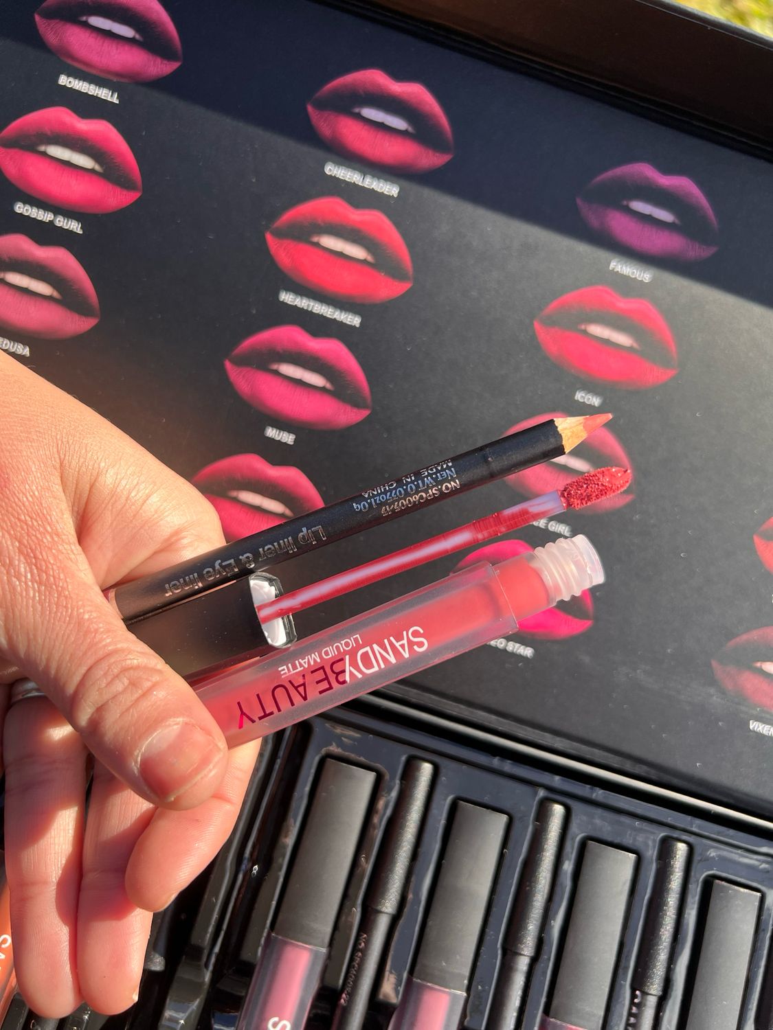 Pack de labial matte mas lapiz delineador para labios