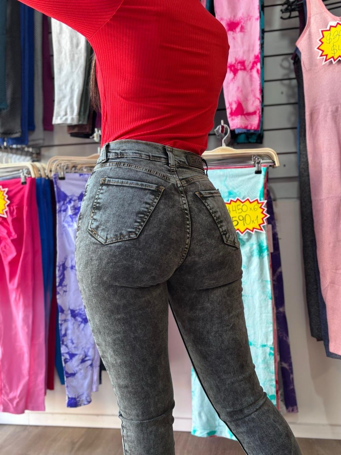 Jeans chupin tiro alto MODELO GRIS NEVADO