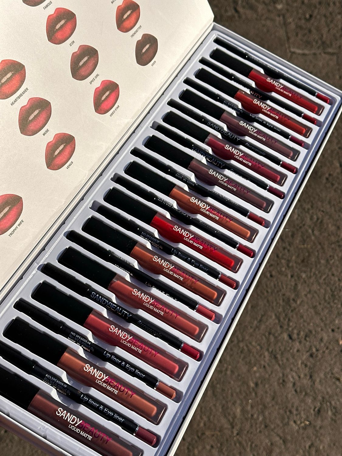 Labial mas lapiz delineador
