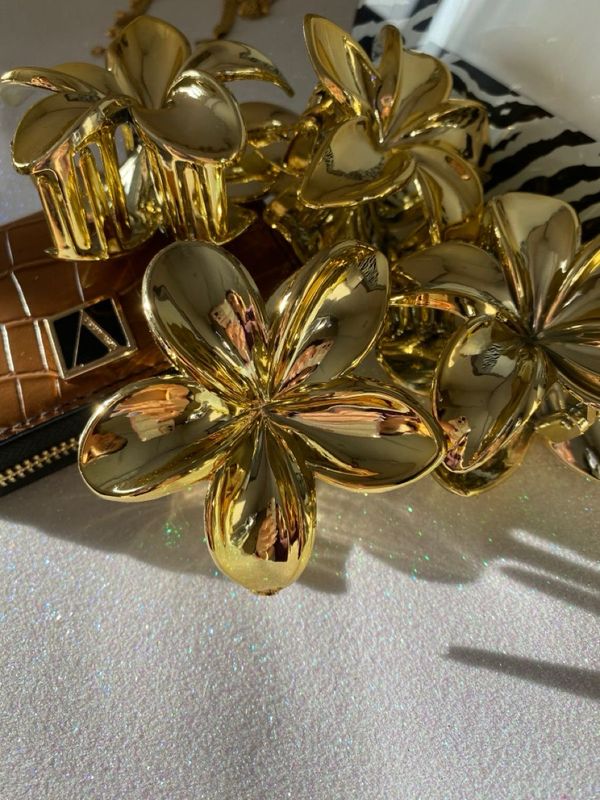 Pinza de flor brillante