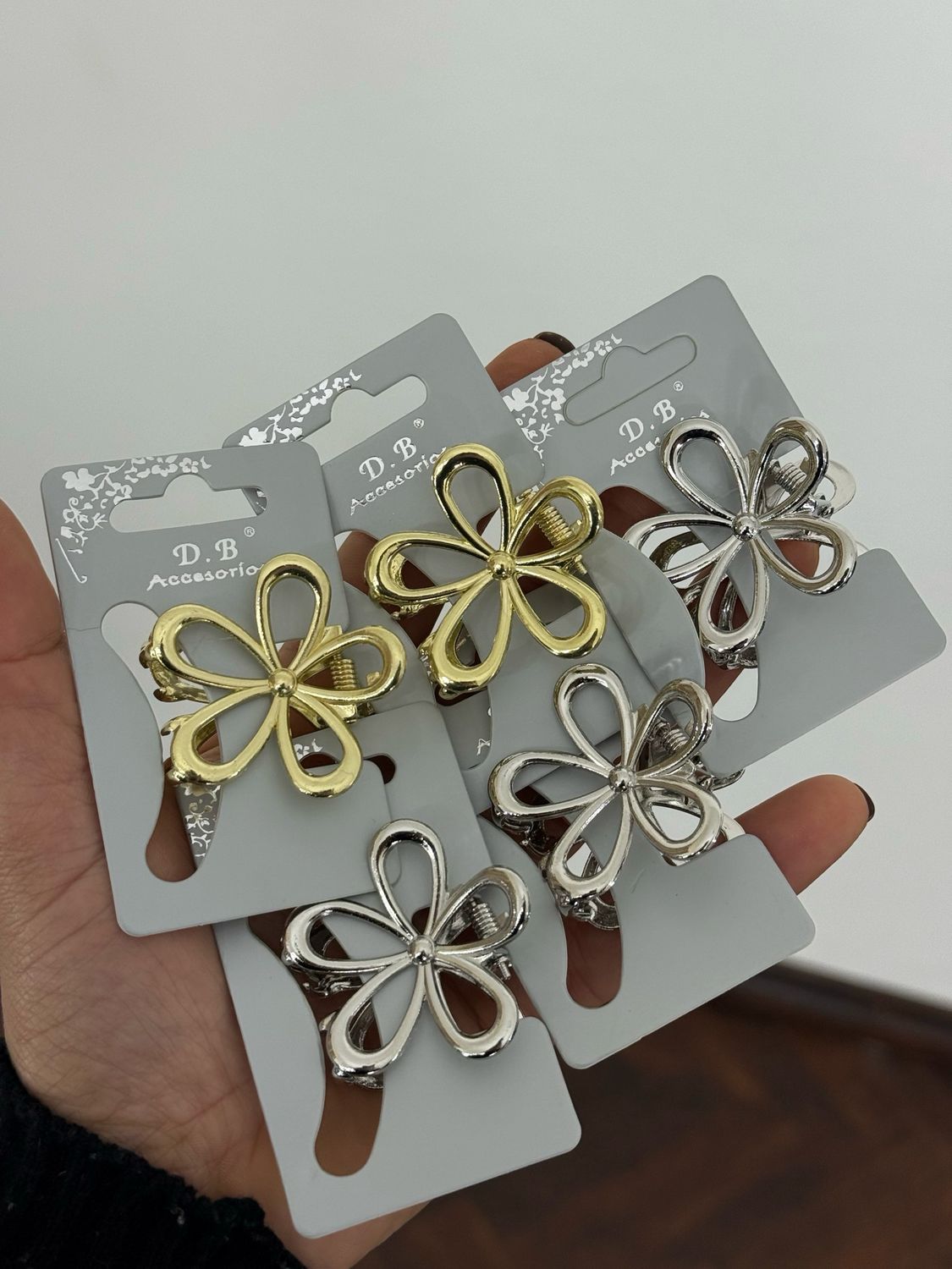 Pinza de flor brillante