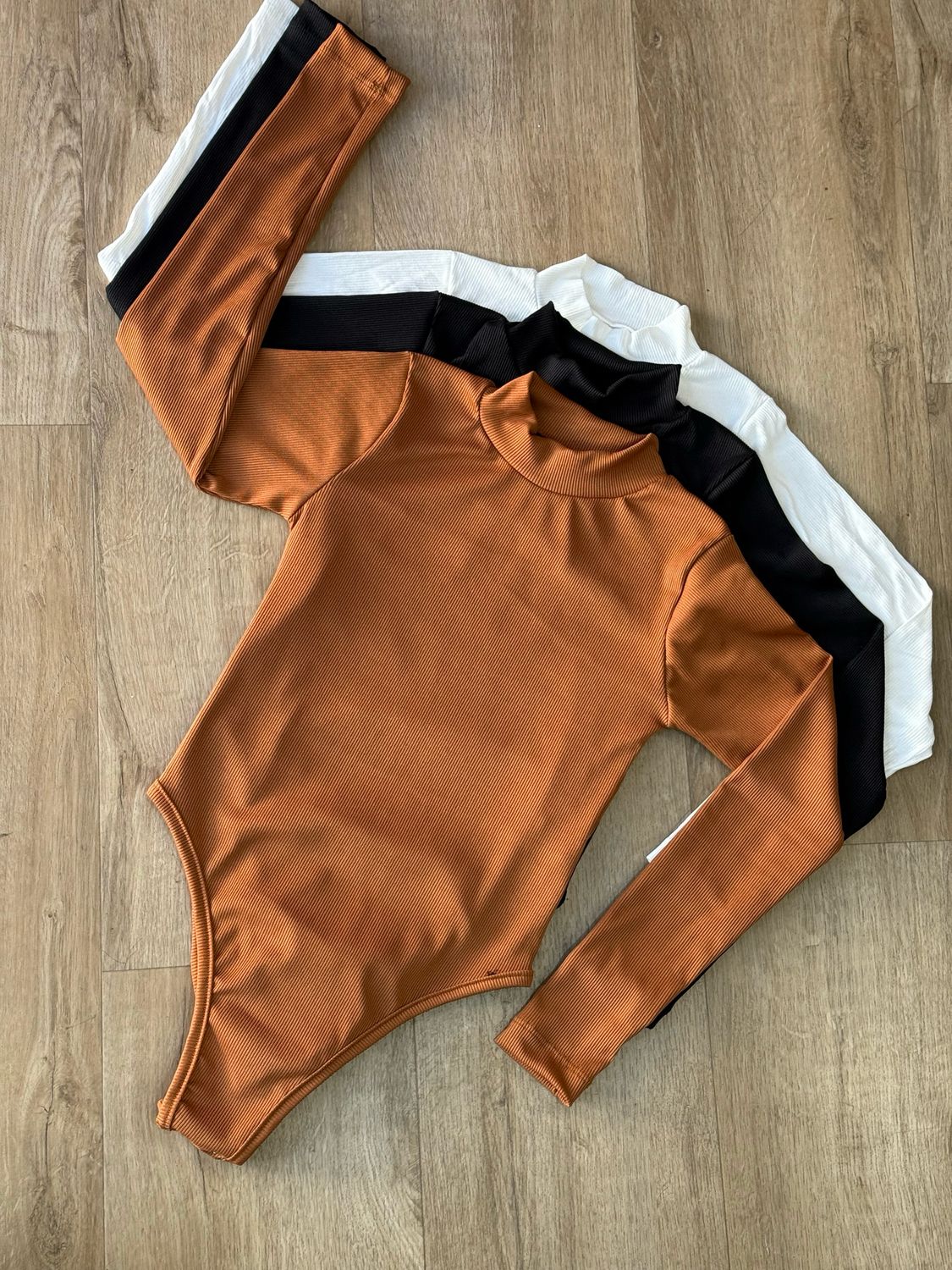 Body polera Morley en Ribana X MAYOR ($350 c/u paquete minimo de 4 unidades) Incluye 2 negros, 1 beige y 1 terracota