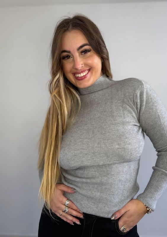 Polera basica en hilo X MAYOR ($390 c/u paquete minimo de 4 unidades) Incluye: 2 crudo, 1 marrón y 1 gris
