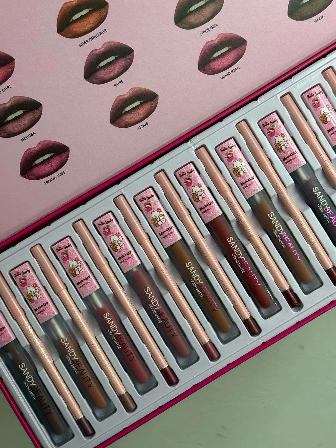 Labial y delineador de labios tonos terracota