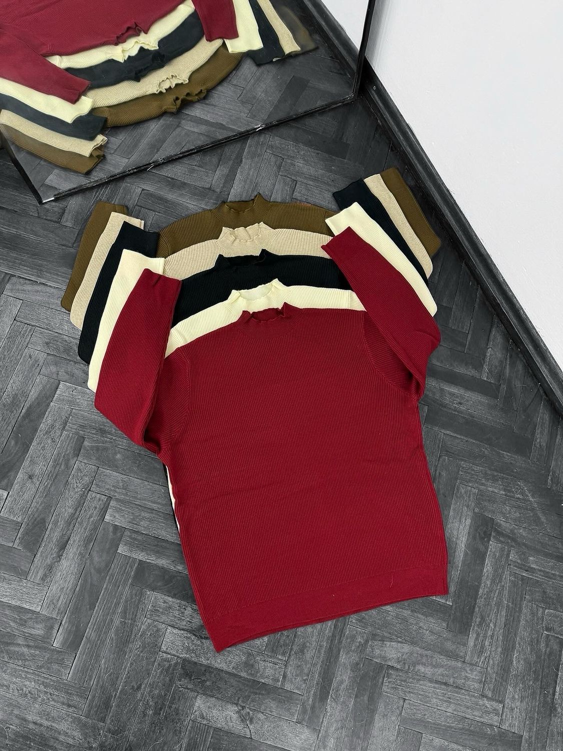 Buzo polera en tela hilo con canale en el cuello X MAYOR ($450 c/u paquete minimo de 5 unidades) Incluye 1 bordo, 1 marron, 1 crudo, 1 beige y 1 negro